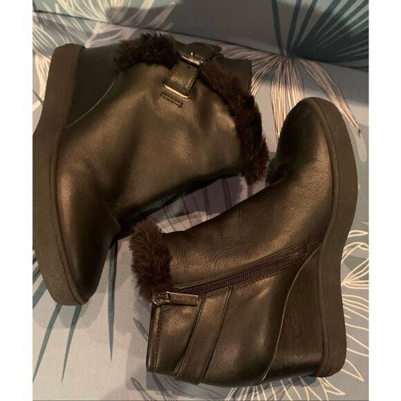 Aquatalia Black Cameron Faux Fur waterproof Wedge Bootie BOOTS sz 6.5 - Picture 11 of 11
